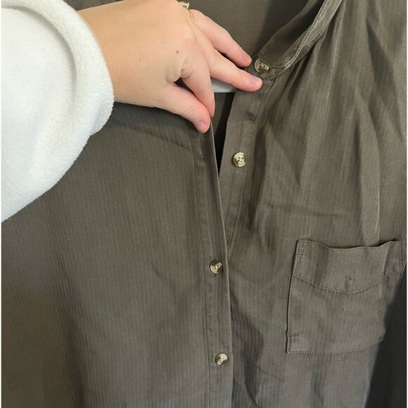 Altar’d State Army Green Camden Top Long Sleeve Size Medium Lightweight - Picture 6 of 9